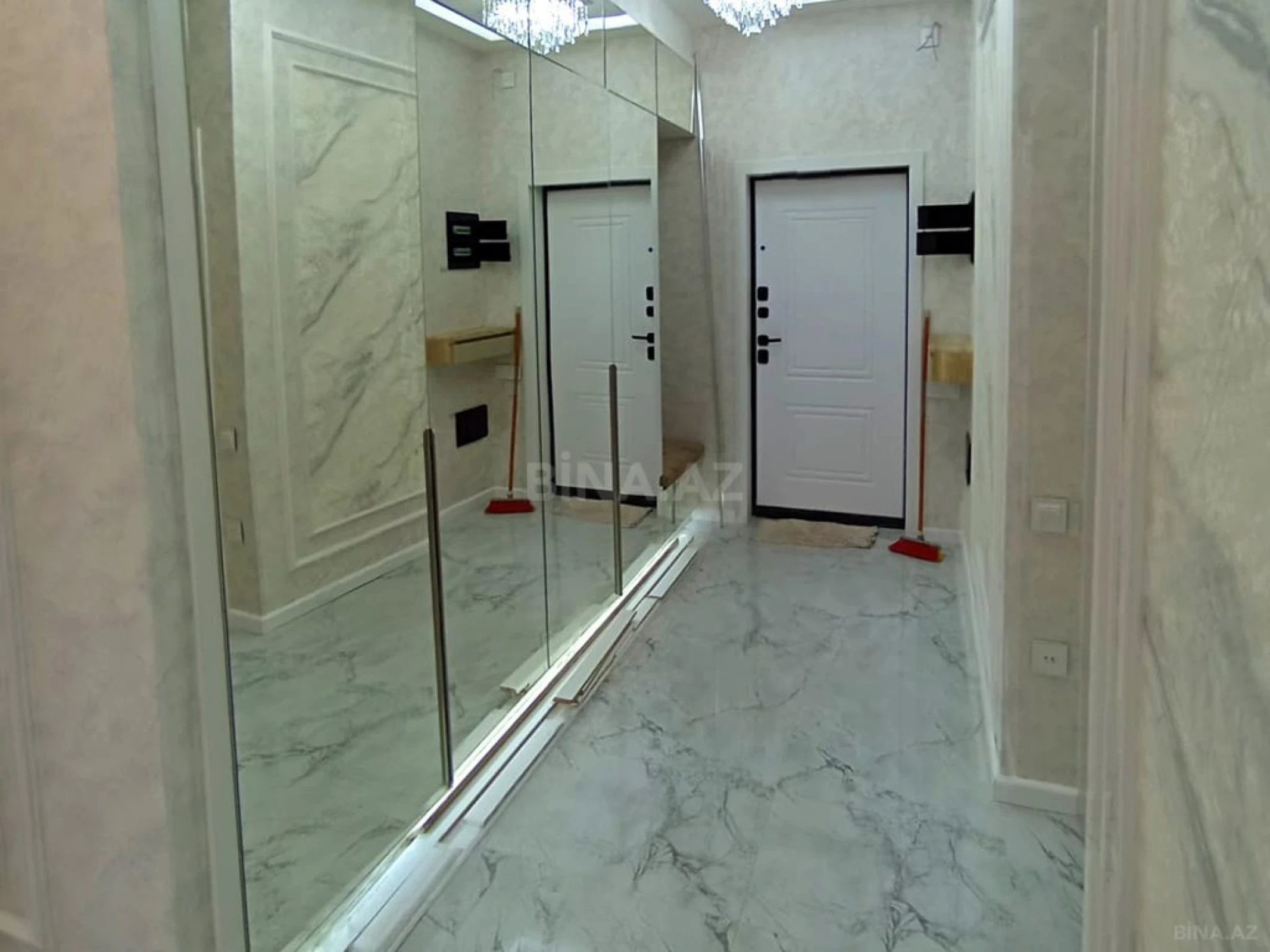 Satılır 3 otaqlı mənzil 119 m²