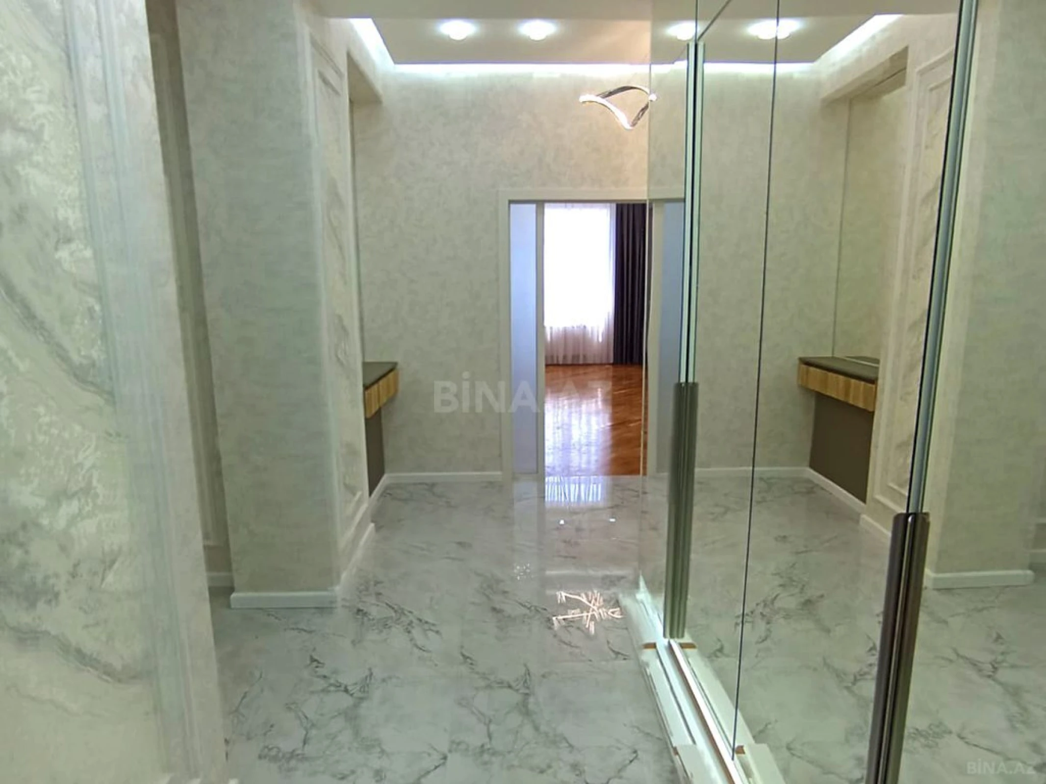 Satılır 3 otaqlı mənzil 119 m²
