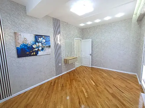 Satılır 3 otaqlı mənzil 119 m²