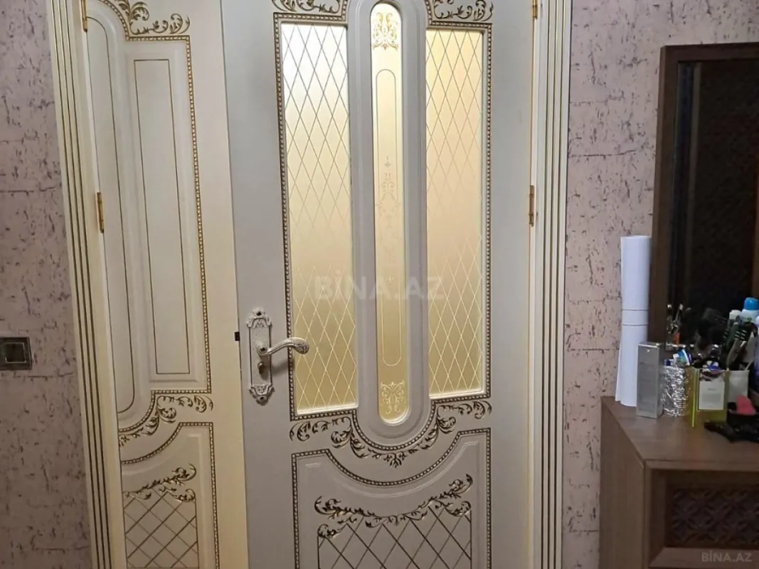 Satılır 4 otaqlı mənzil 100 m²