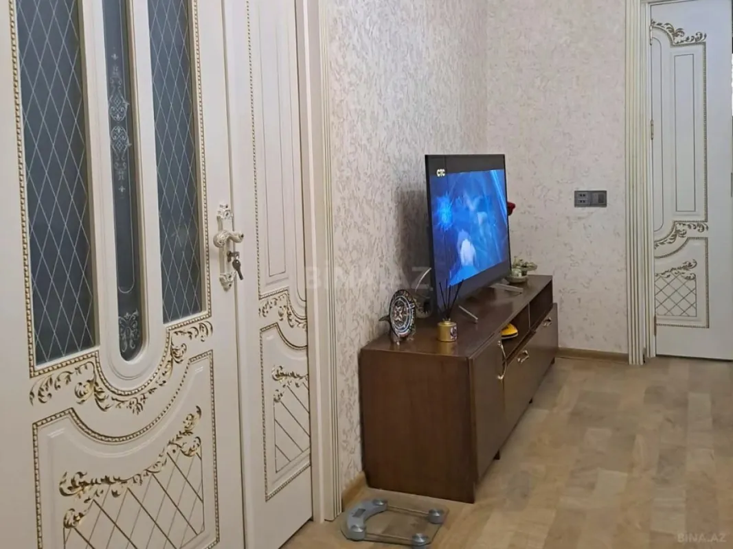 Satılır 4 otaqlı mənzil 100 m²