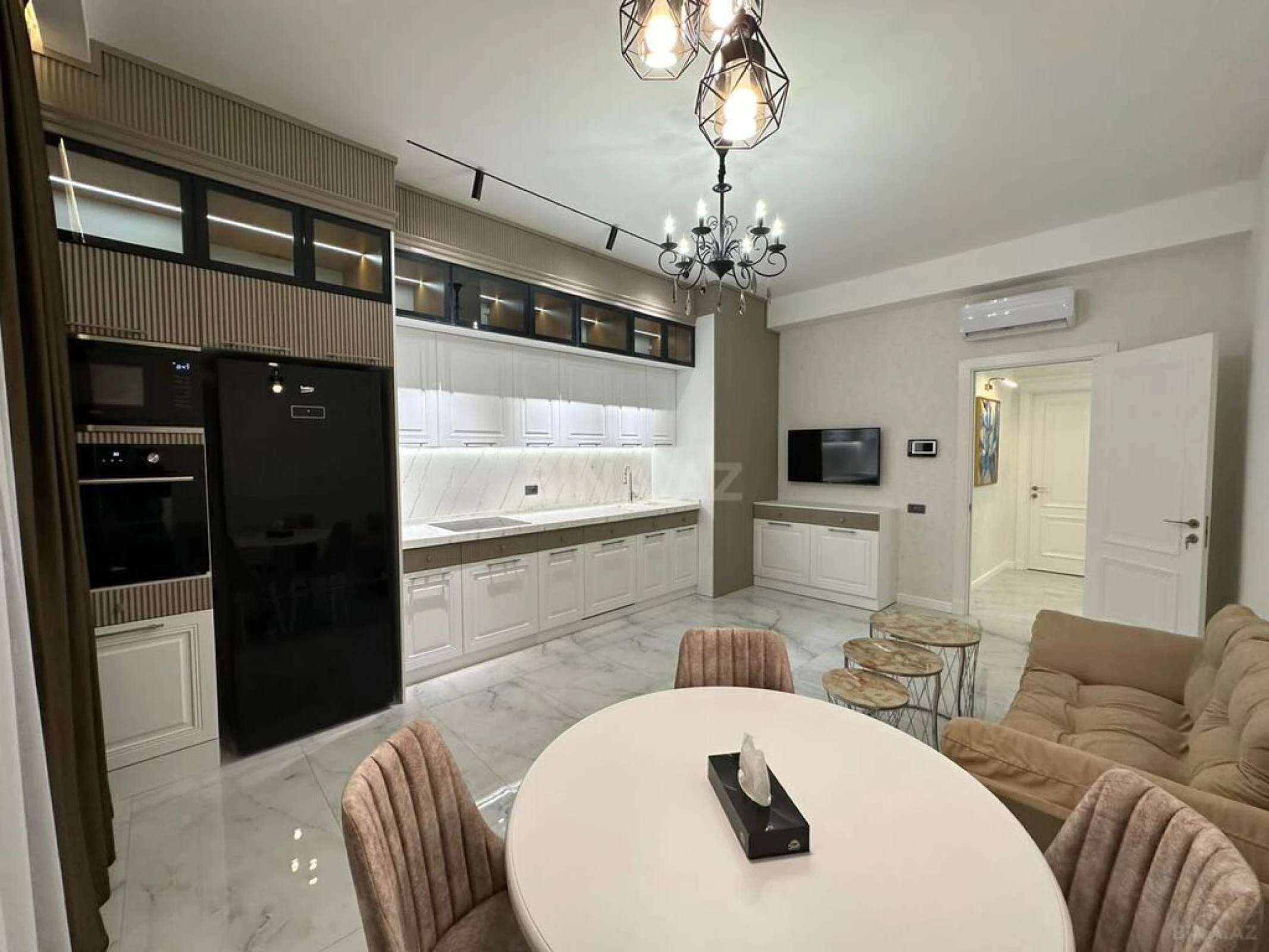 Kirayə verilir 3 otaqlı mənzil 140 m²