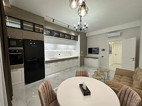 Kirayə verilir 3 otaqlı mənzil 140 m²