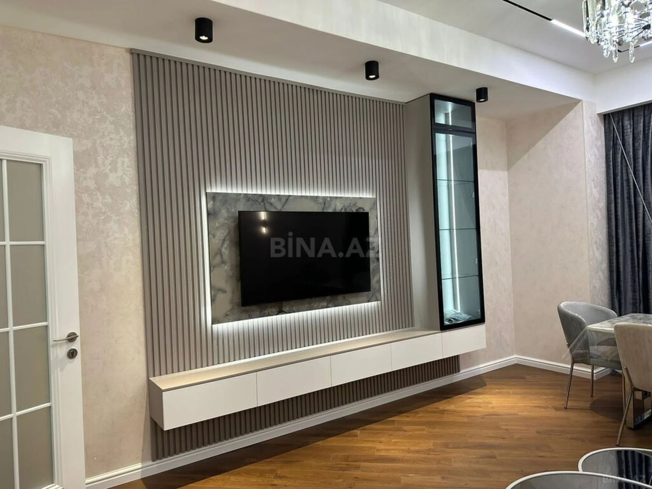 Kirayə verilir 3 otaqlı mənzil 140 m²