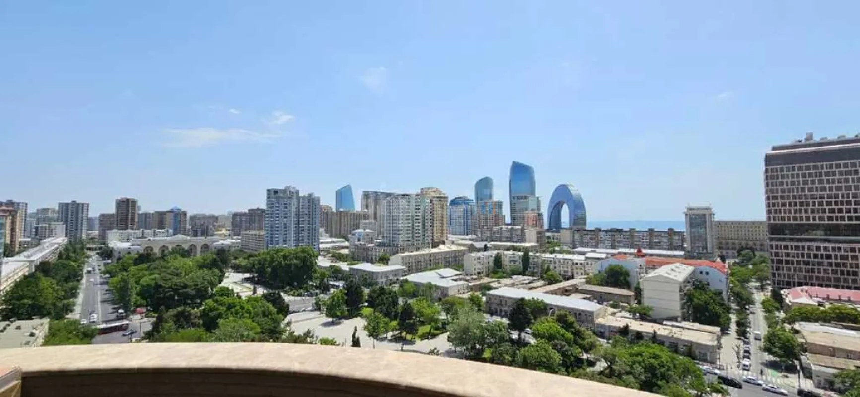 Satılır 4 otaqlı mənzil 186 m²