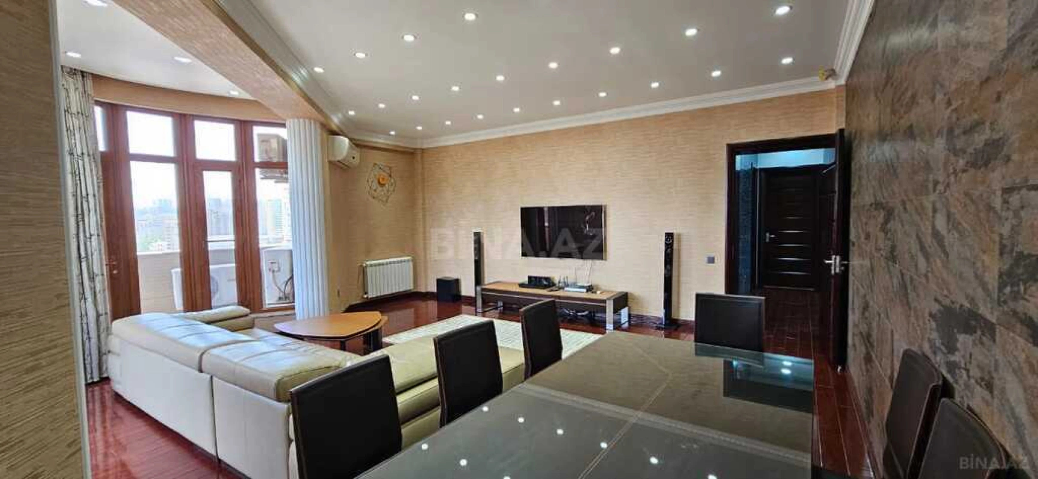 Satılır 4 otaqlı mənzil 186 m²
