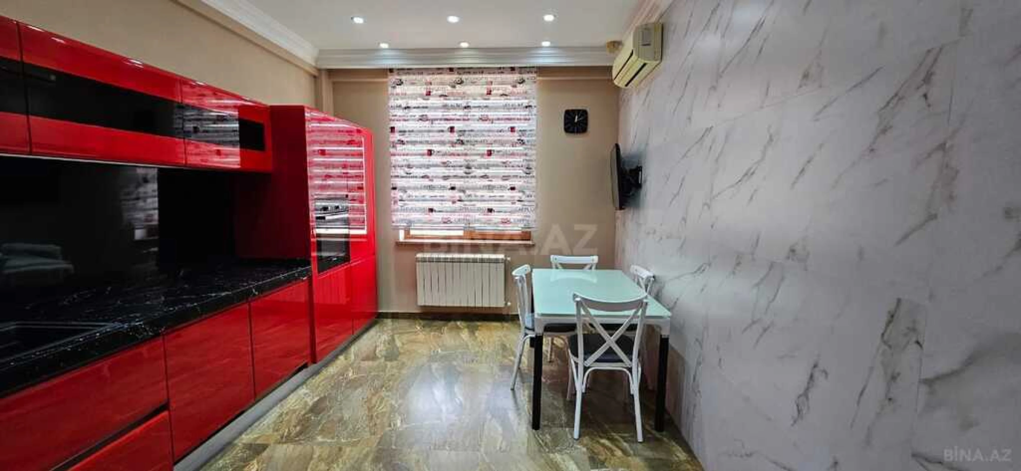 Satılır 4 otaqlı mənzil 186 m²