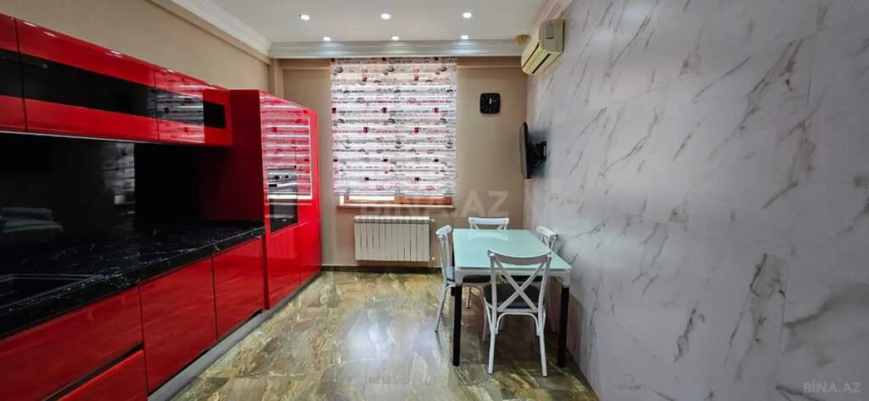 Satılır 4 otaqlı mənzil 186 m²