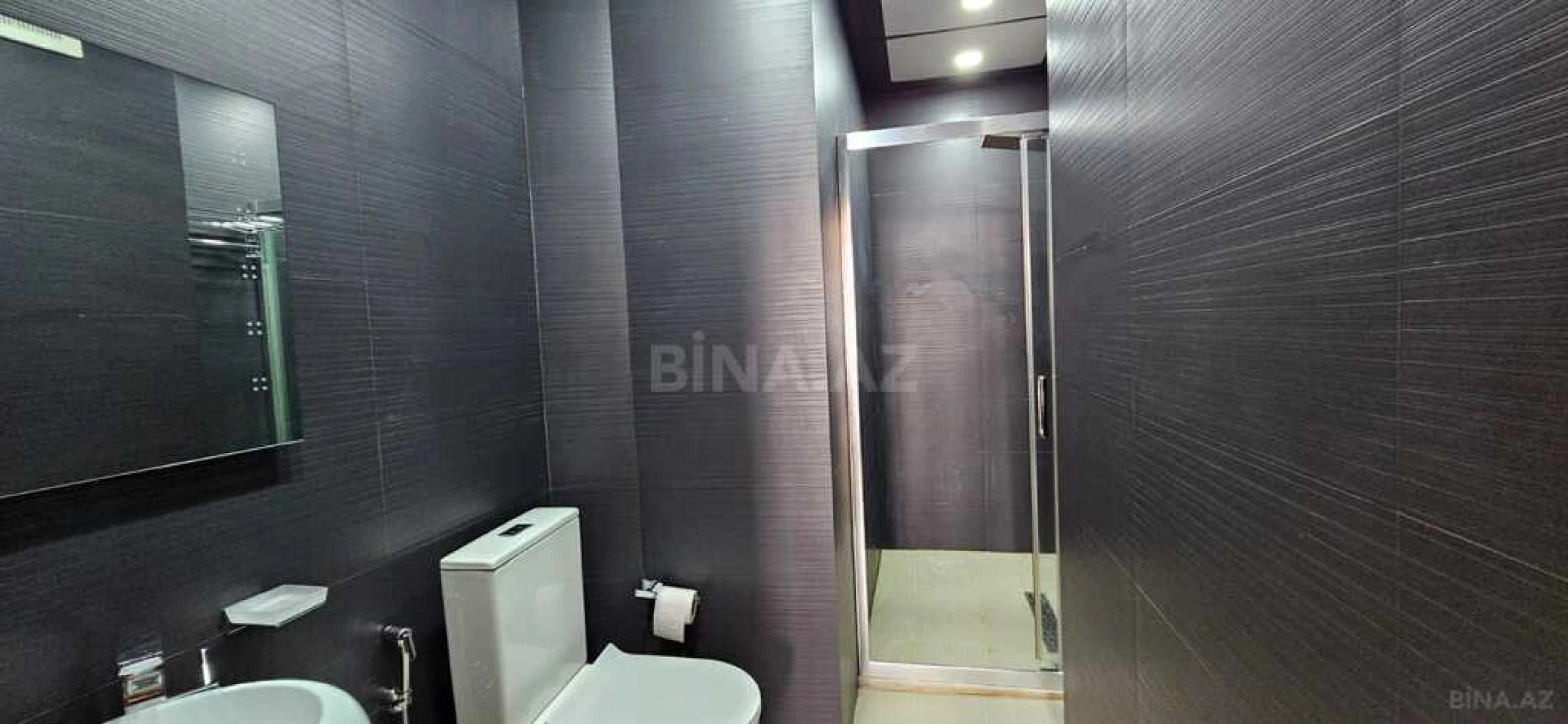 Satılır 4 otaqlı mənzil 186 m²