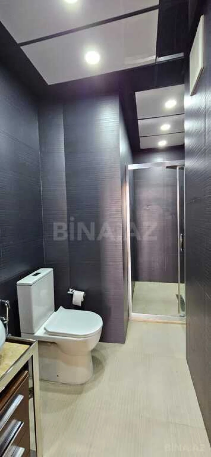 Satılır 4 otaqlı mənzil 186 m²