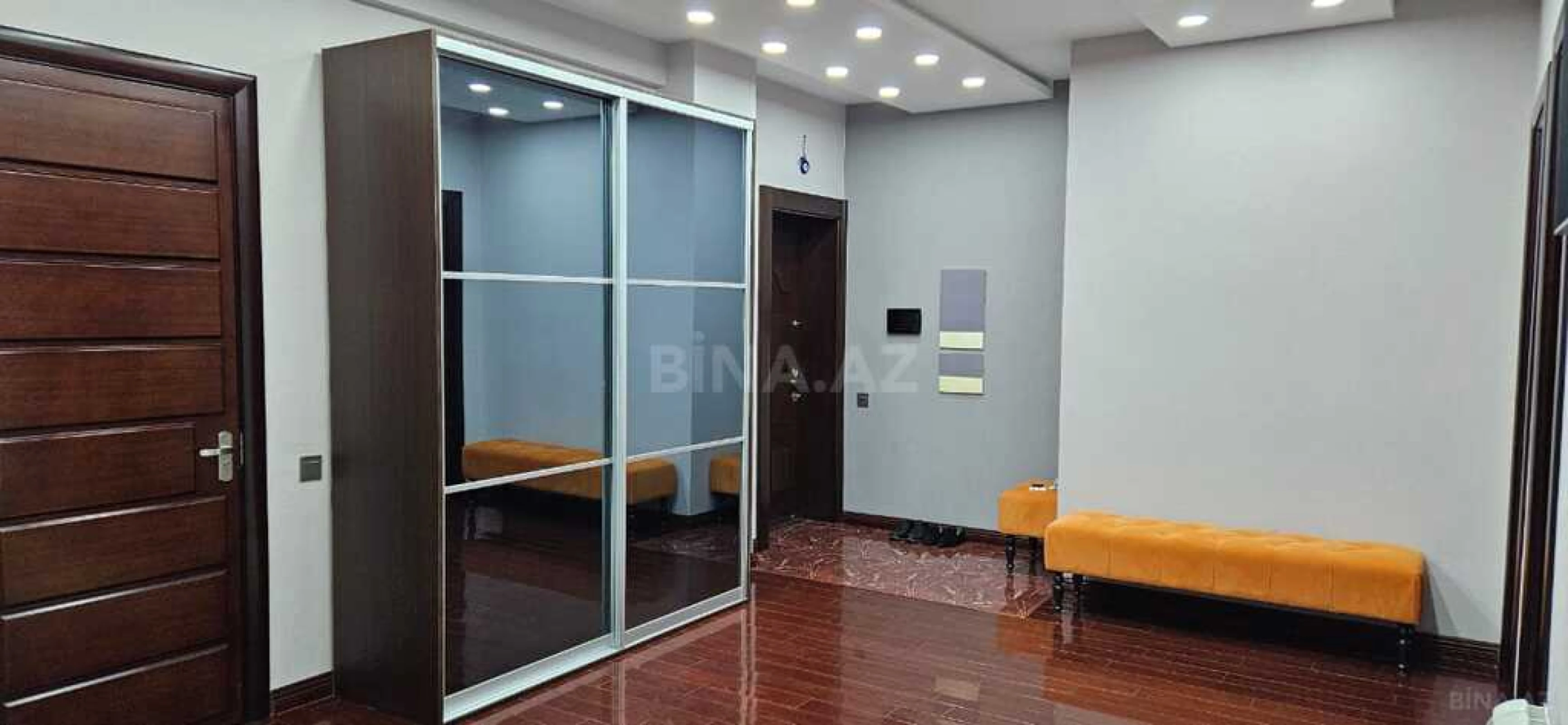 Satılır 4 otaqlı mənzil 186 m²