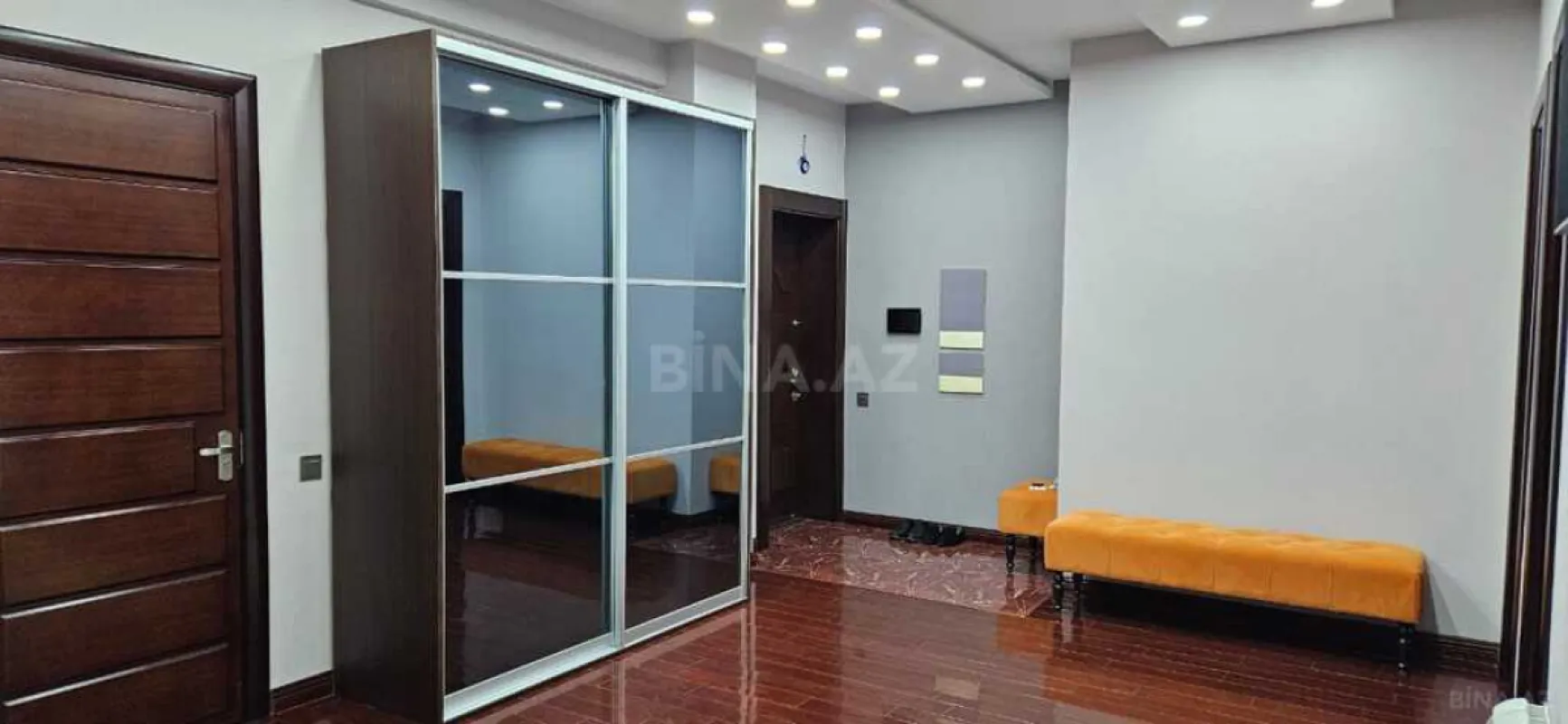 Satılır 4 otaqlı mənzil 186 m²