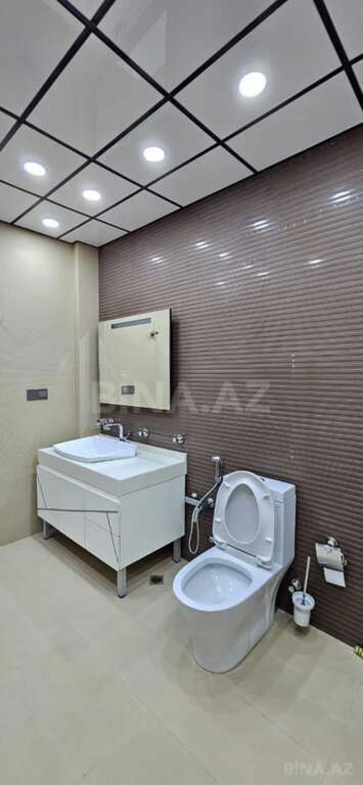 Satılır 4 otaqlı mənzil 186 m²