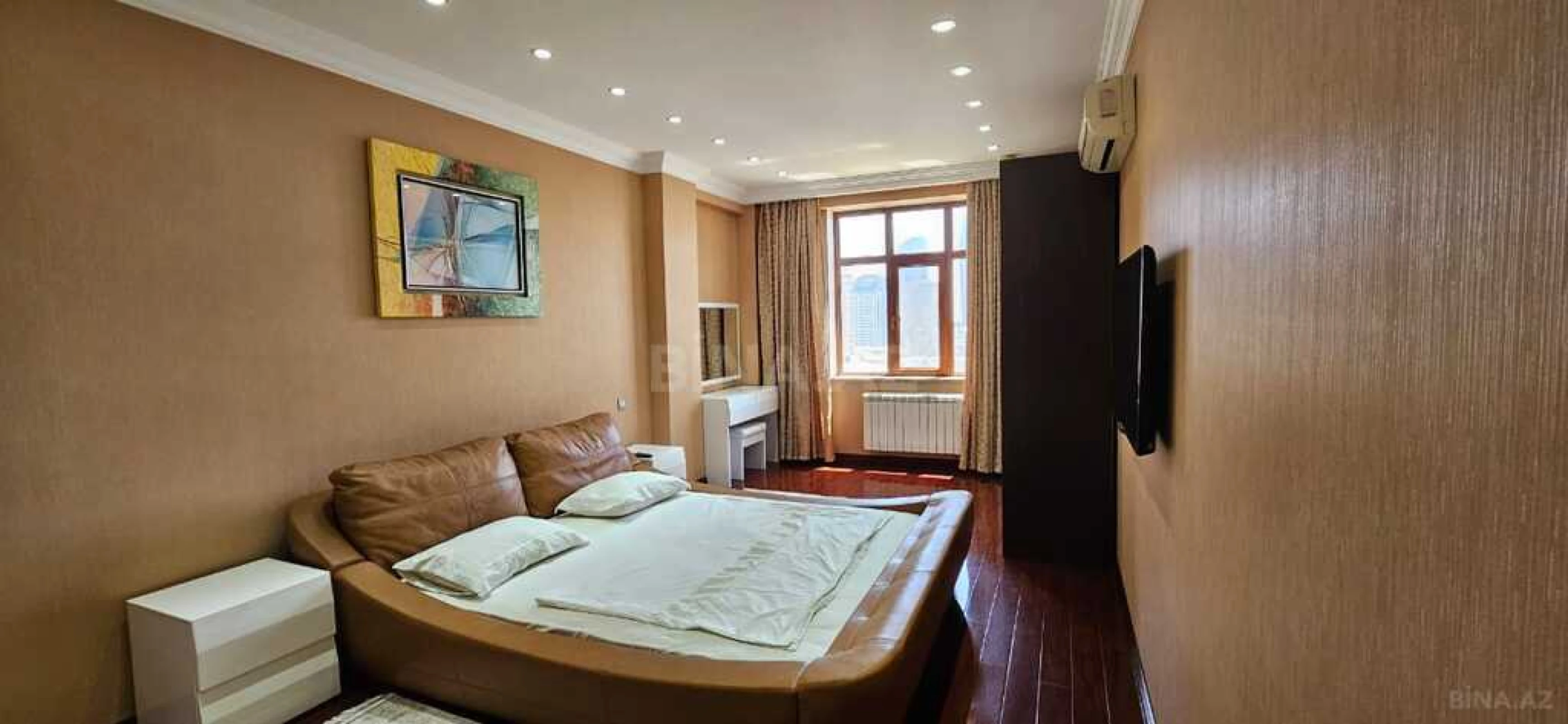 Satılır 4 otaqlı mənzil 186 m²