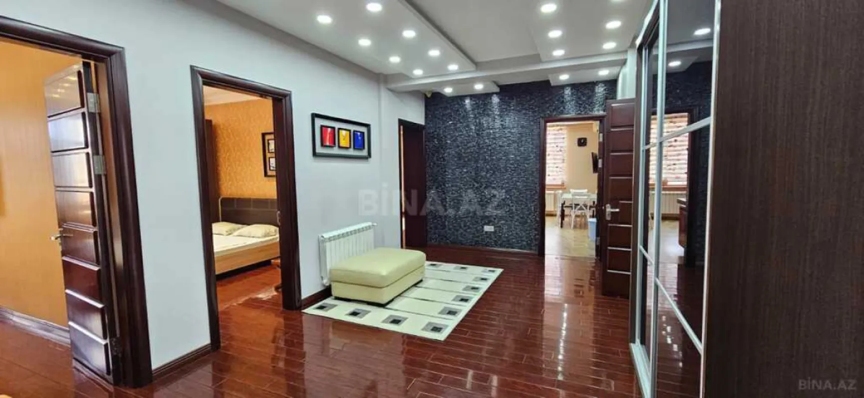 Satılır 4 otaqlı mənzil 186 m²