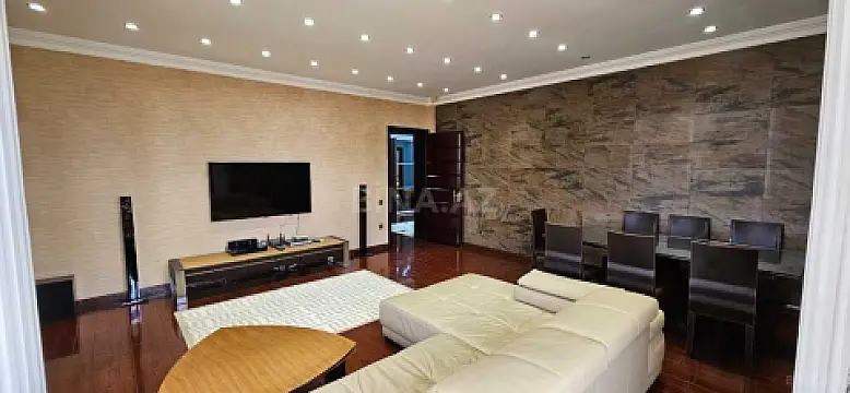 Satılır 4 otaqlı mənzil 186 m² — Bakı, Xətai m/s yanı 4 otaq 186.00 m²