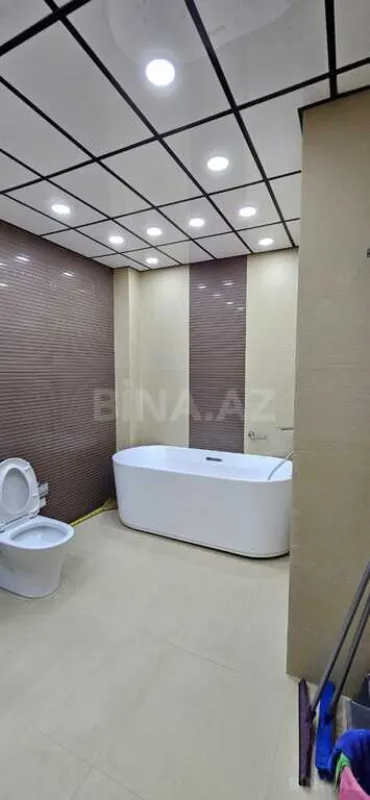 Satılır 4 otaqlı mənzil 186 m²