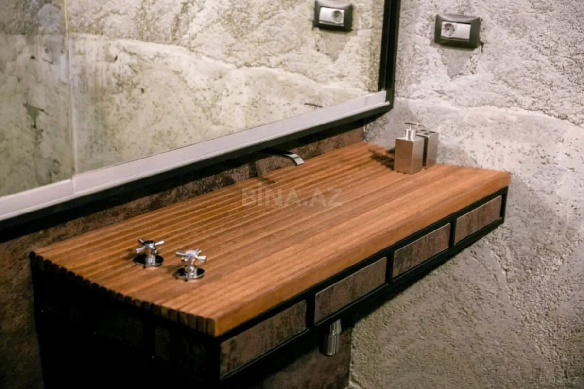 Kirayə verilir 3 otaqlı mənzil 150 m²