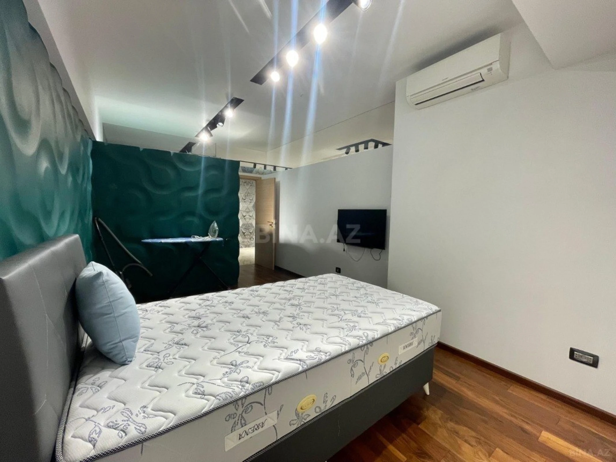 Kirayə verilir 3 otaqlı mənzil 150 m²