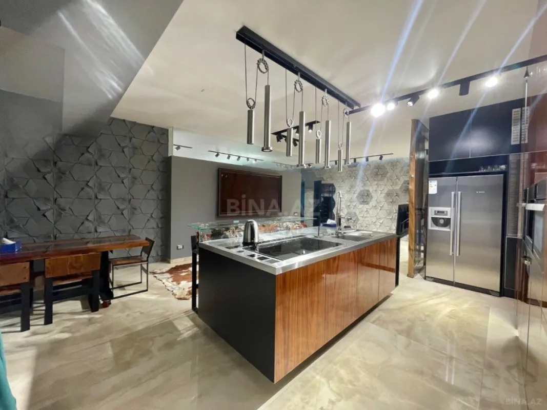 Kirayə verilir 3 otaqlı mənzil 150 m²