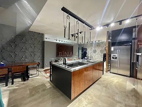 Kirayə verilir 3 otaqlı mənzil 150 m²