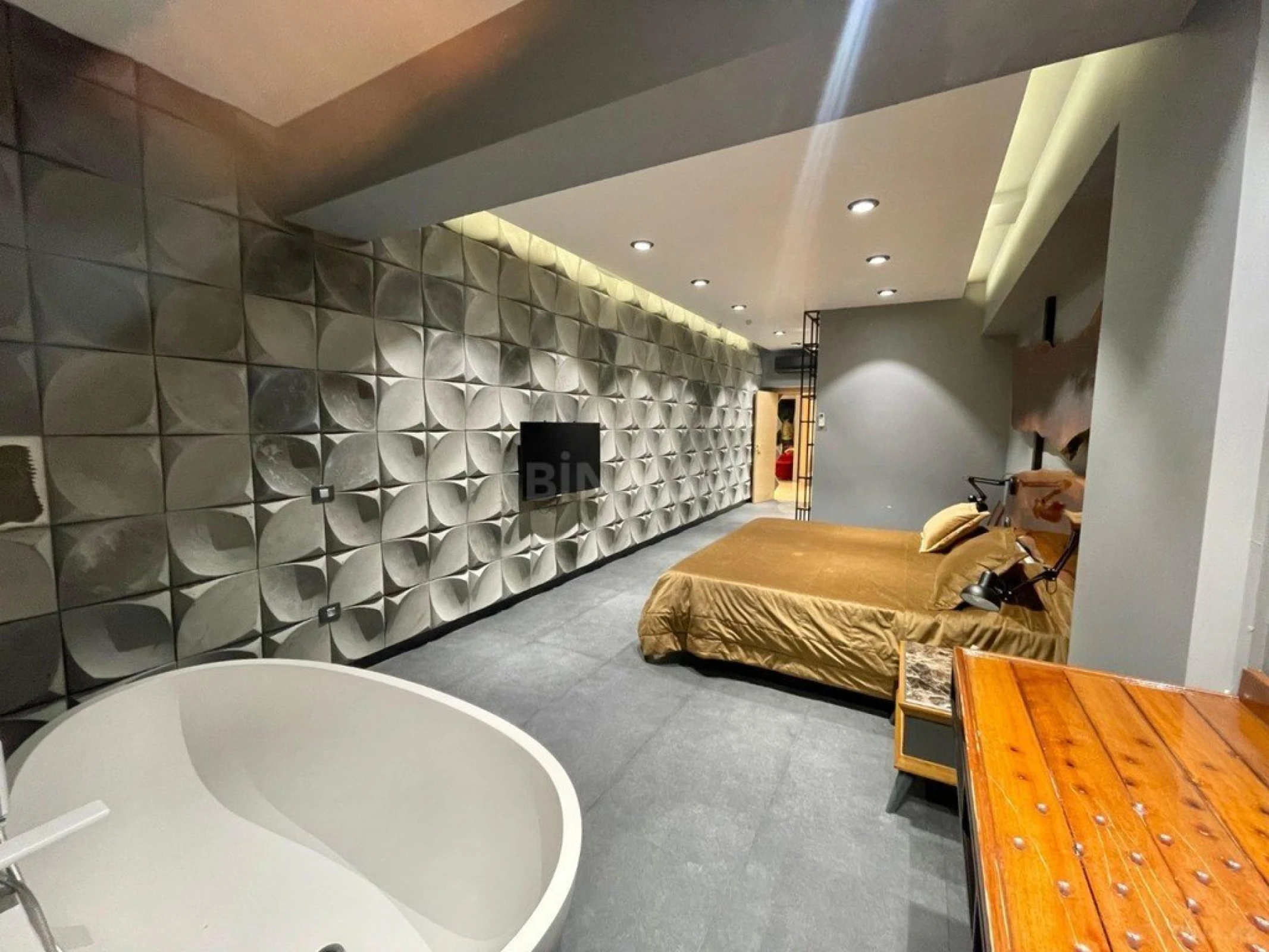 Kirayə verilir 3 otaqlı mənzil 150 m²