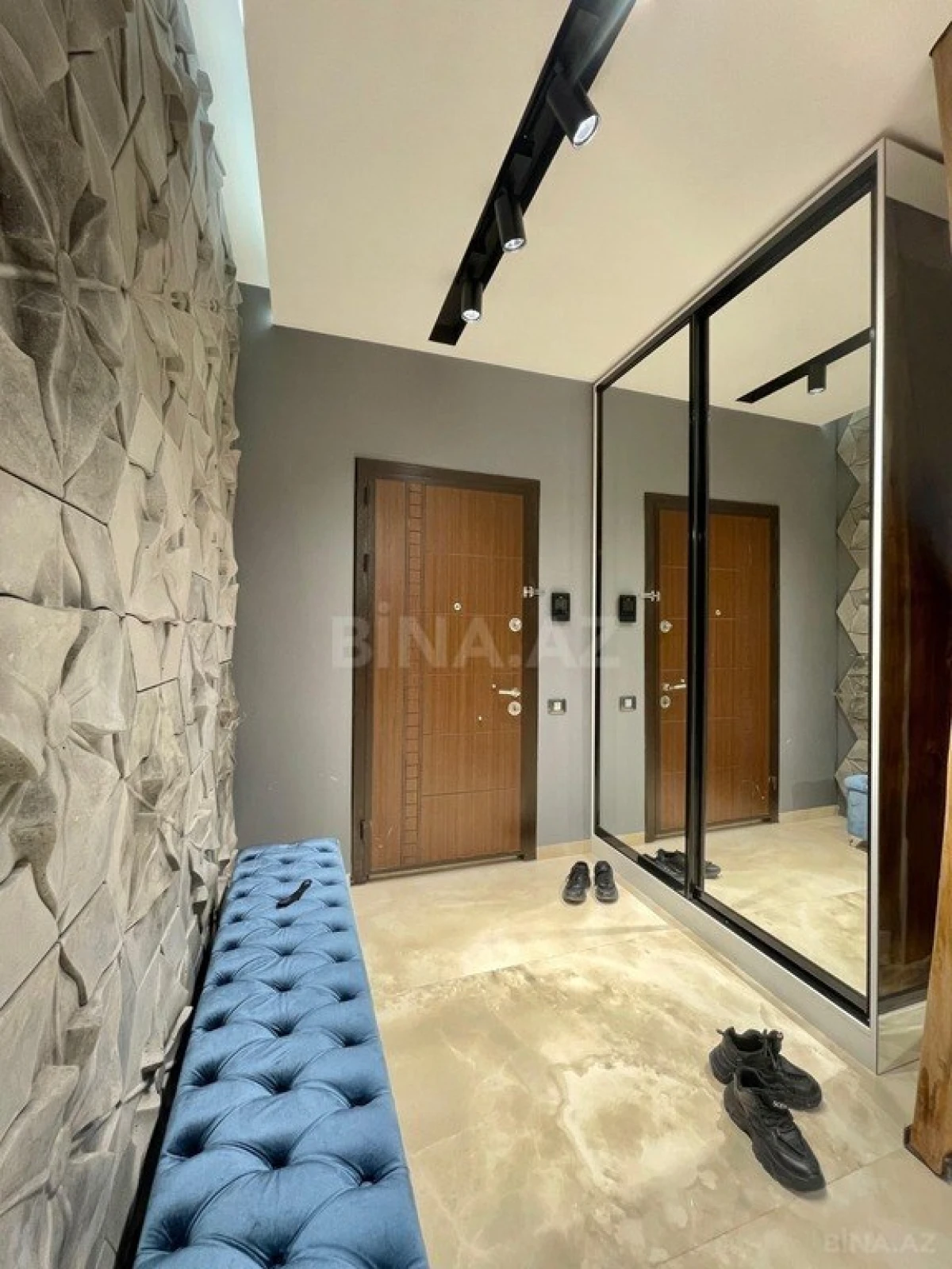 Kirayə verilir 3 otaqlı mənzil 150 m²