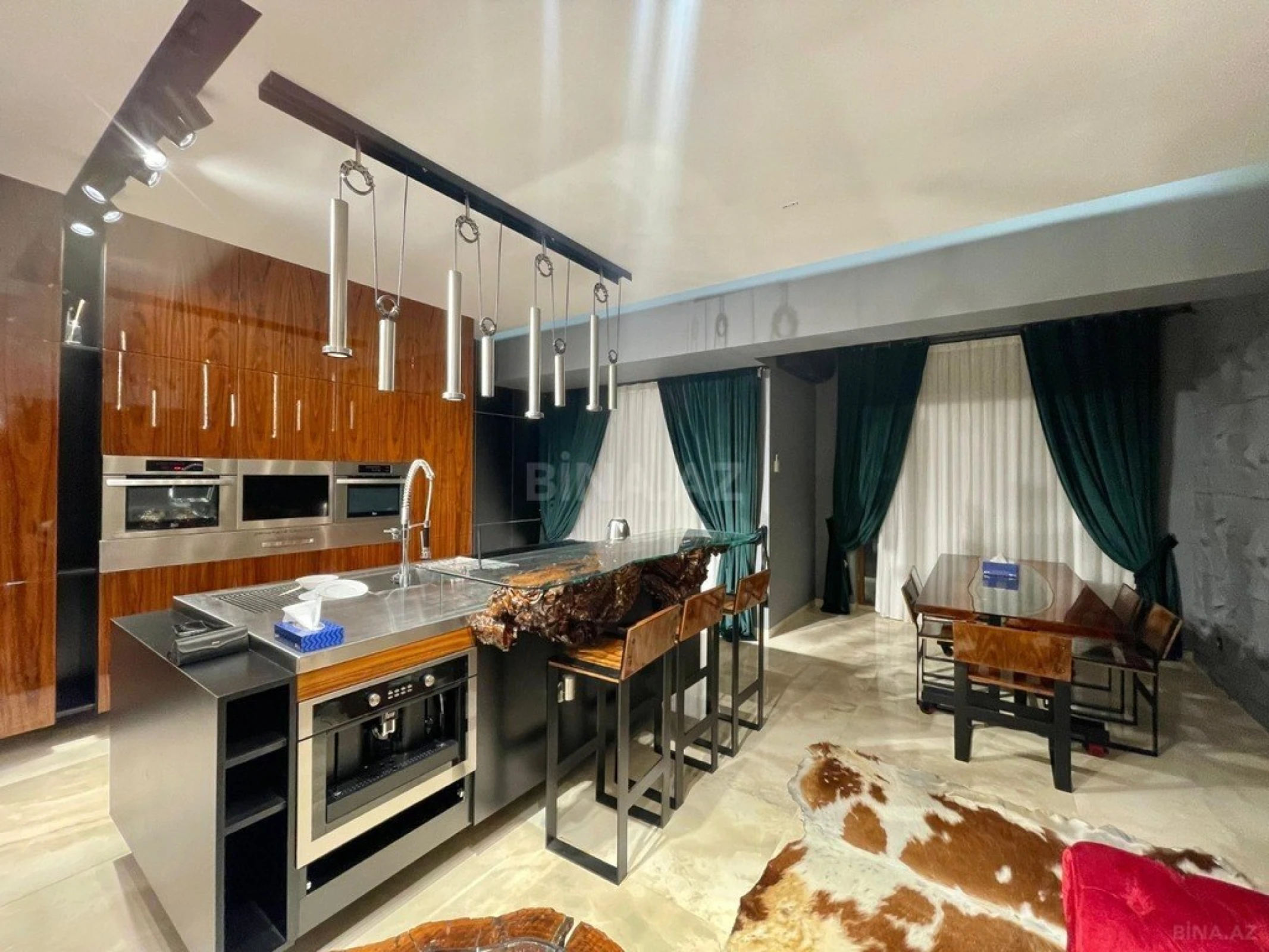 Kirayə verilir 3 otaqlı mənzil 150 m²