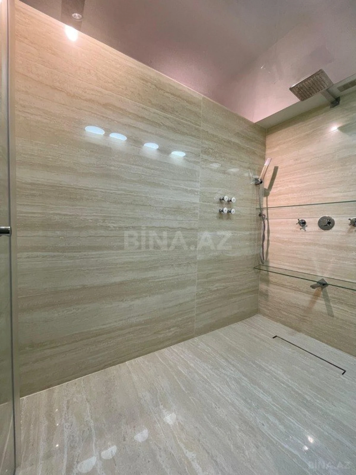 Kirayə verilir 3 otaqlı mənzil 150 m²
