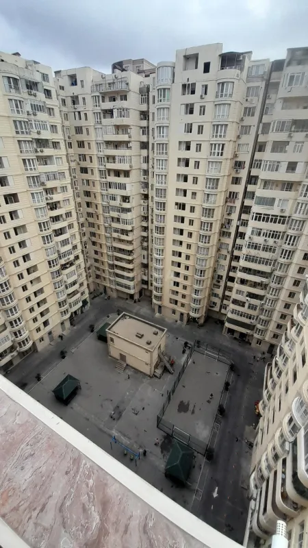 Satılır 3 otaqlı mənzil 99 m²