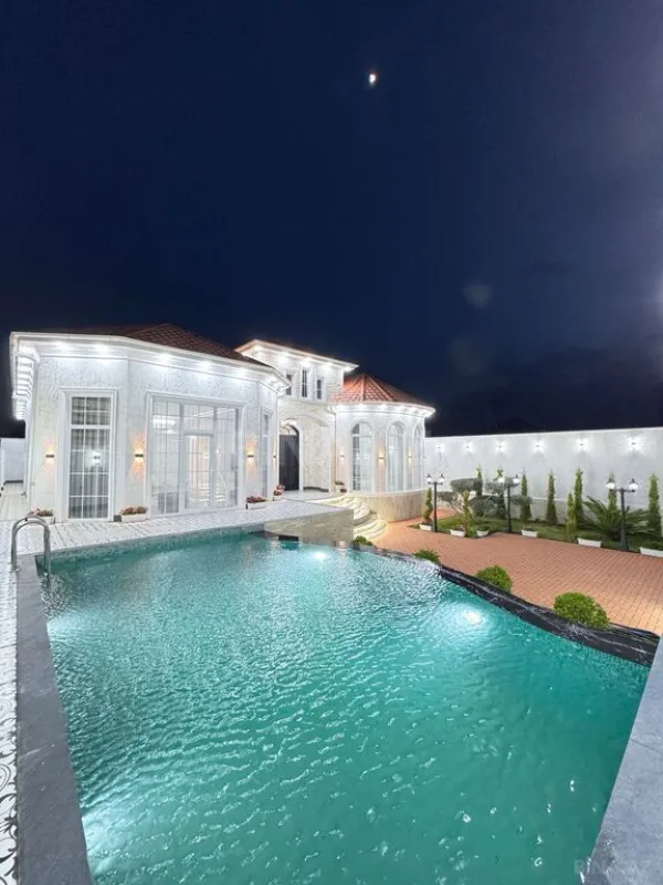 Satılır 5 otaqlı həyət evi 230 m²