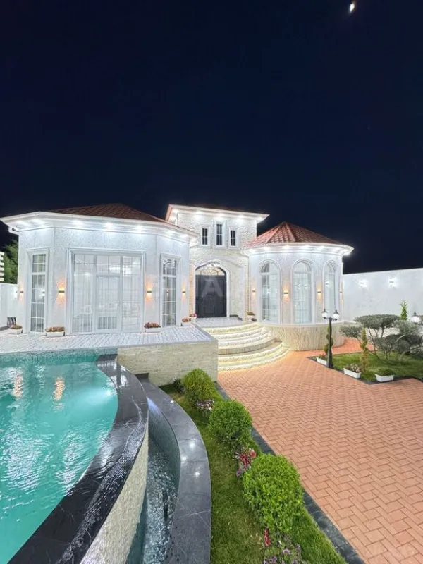 Satılır 5 otaqlı həyət evi 230 m²