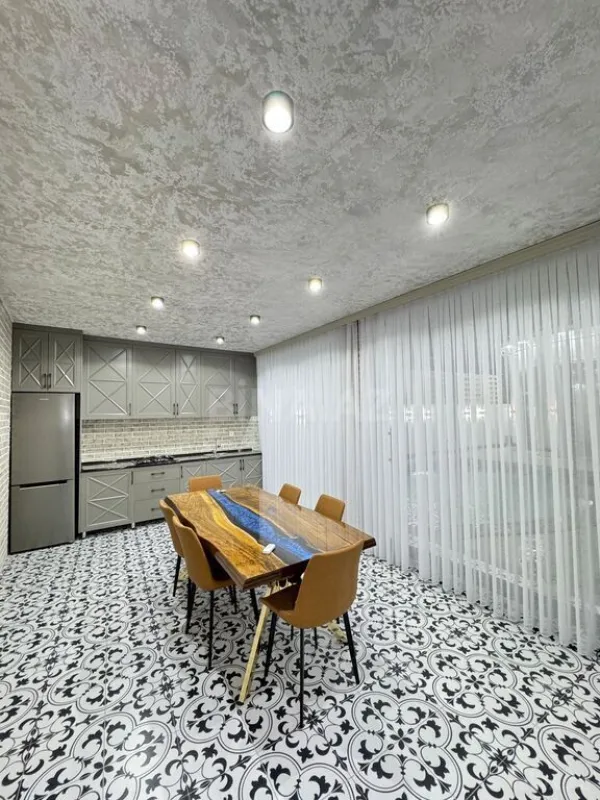 Satılır 5 otaqlı həyət evi 230 m²