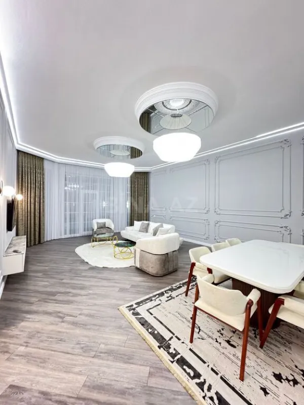 Satılır 5 otaqlı həyət evi 230 m²