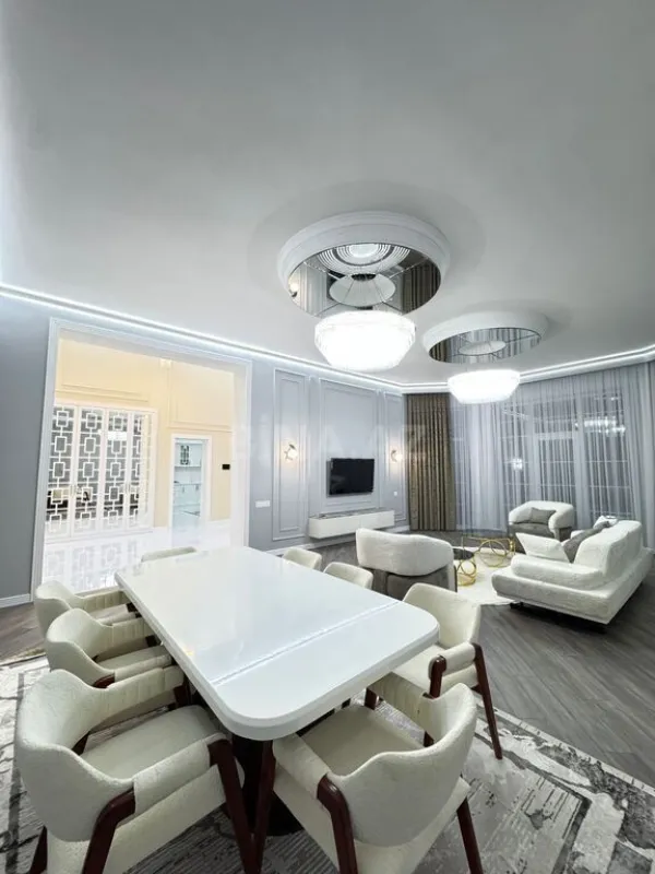 Satılır 5 otaqlı həyət evi 230 m²