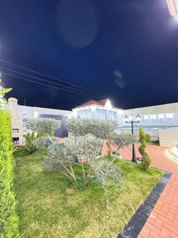 Satılır 5 otaqlı həyət evi 230 m²