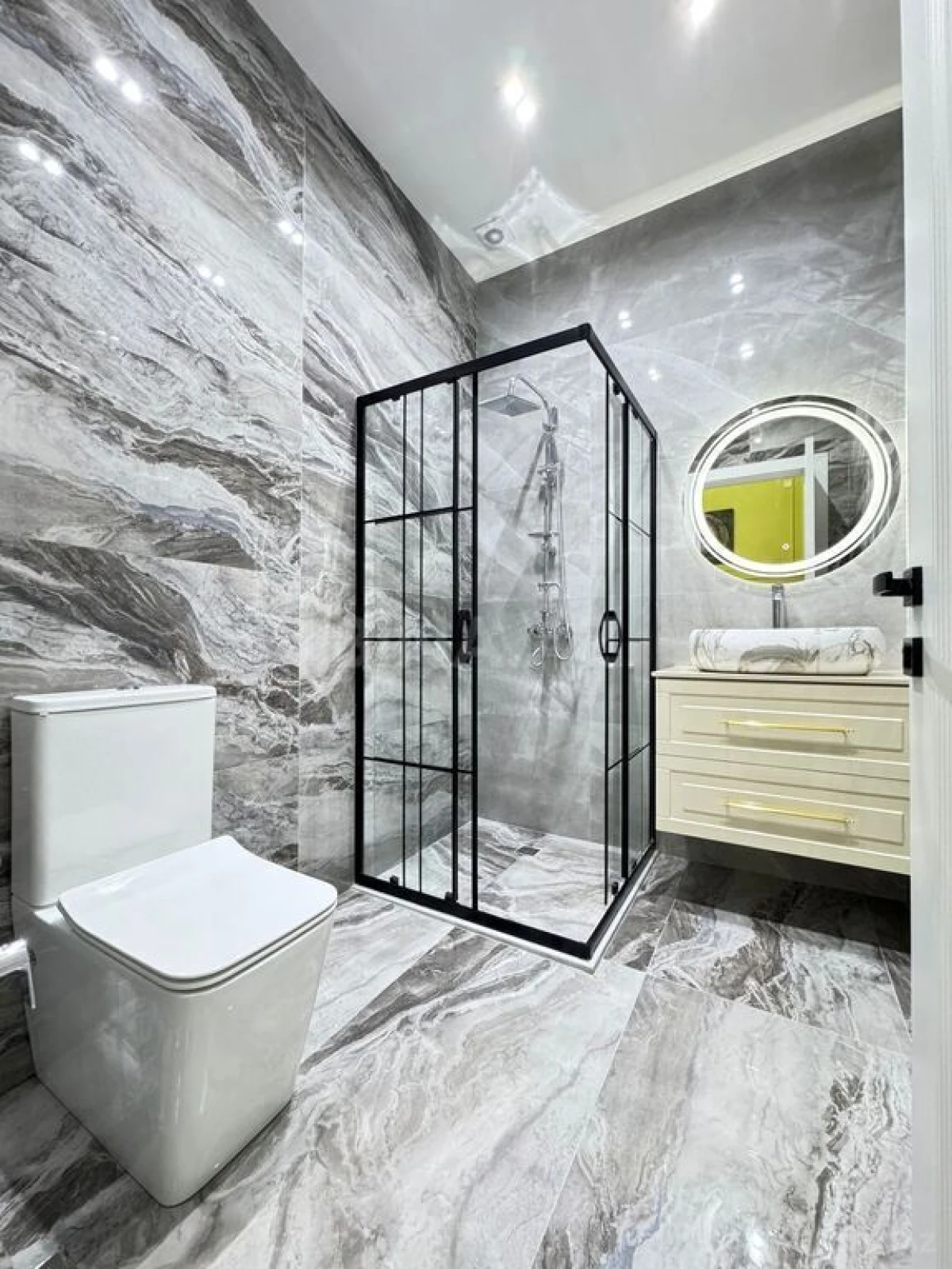 Satılır 5 otaqlı həyət evi 230 m²