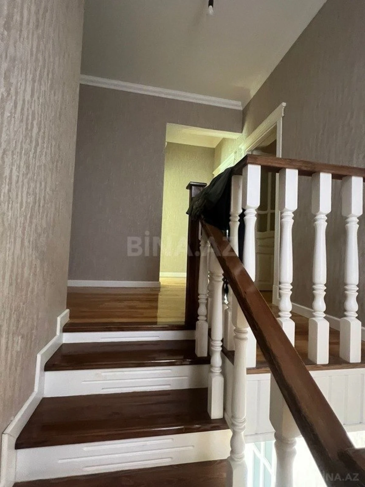 Satılır 4 otaqlı həyət evi 200 m²