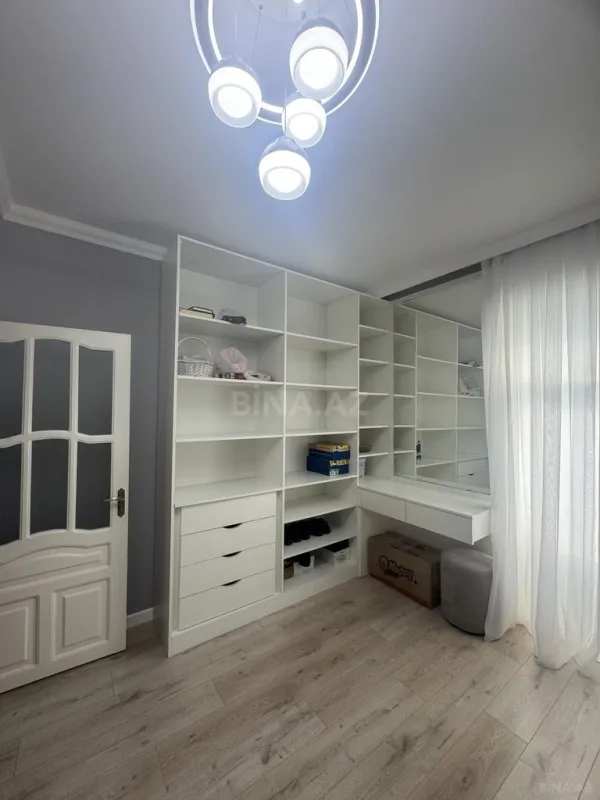 Satılır 4 otaqlı həyət evi 200 m²