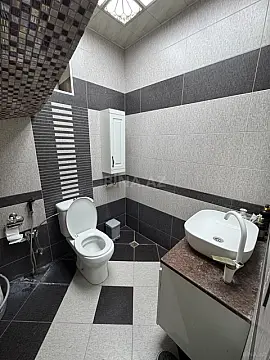 Satılır 4 otaqlı həyət evi 200 m²