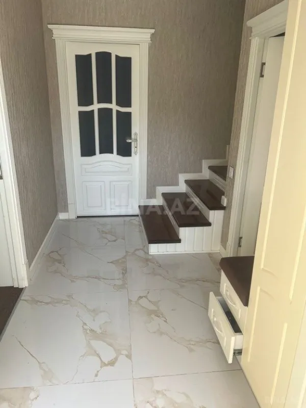 Satılır 4 otaqlı həyət evi 200 m²