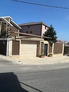 Satılır 4 otaqlı həyət evi 200 m²