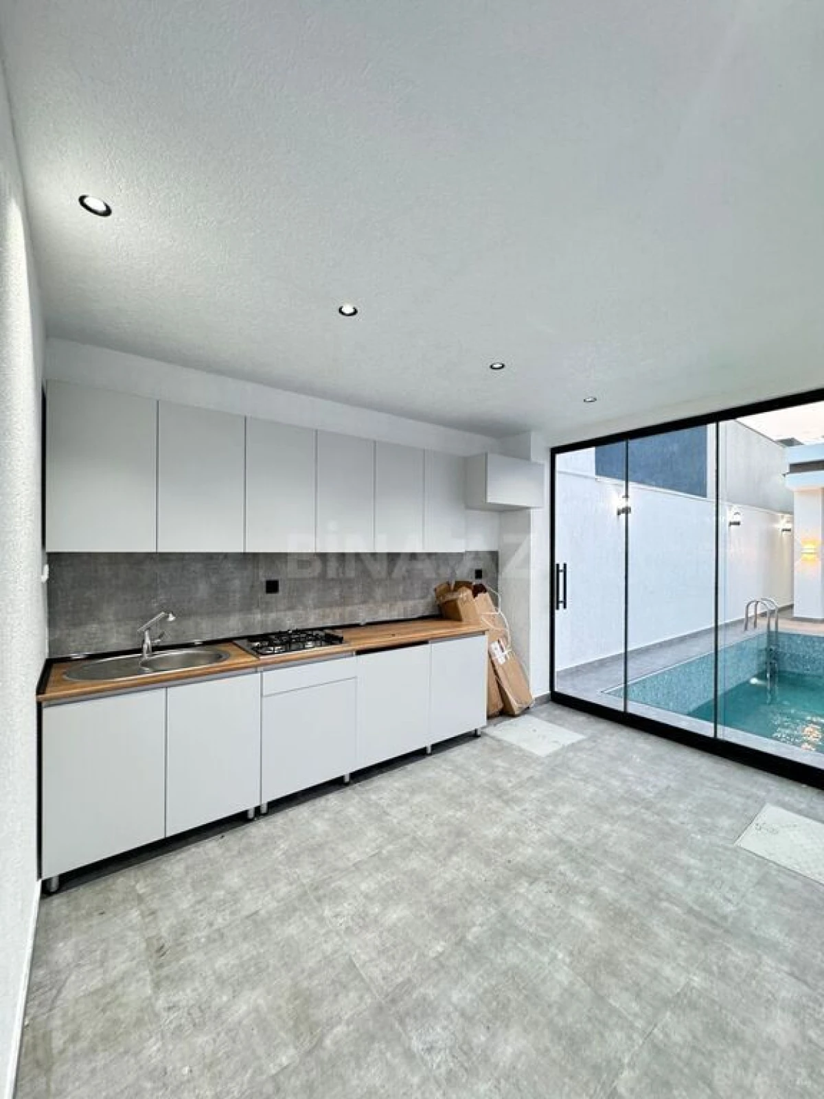 Satılır 4 otaqlı həyət evi 160 m²