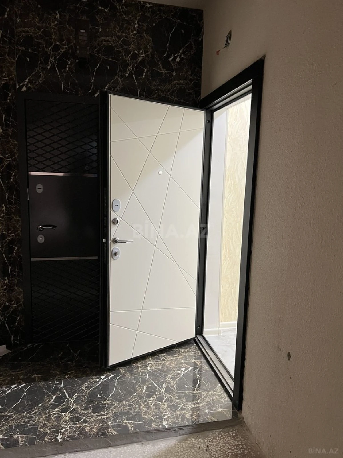Satılır 2 otaqlı mənzil 64.5 m²