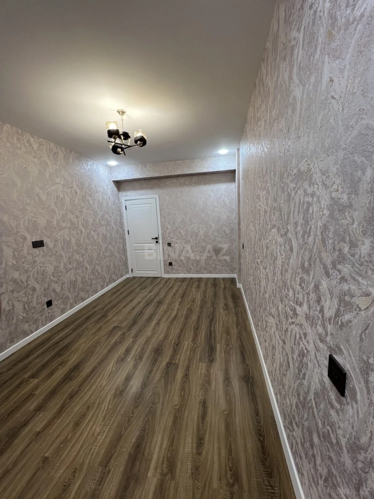 Satılır 2 otaqlı mənzil 60.9 m²