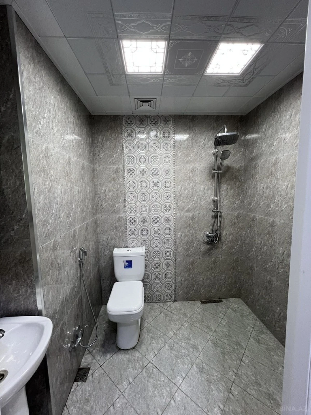 Satılır 2 otaqlı mənzil 60.9 m²