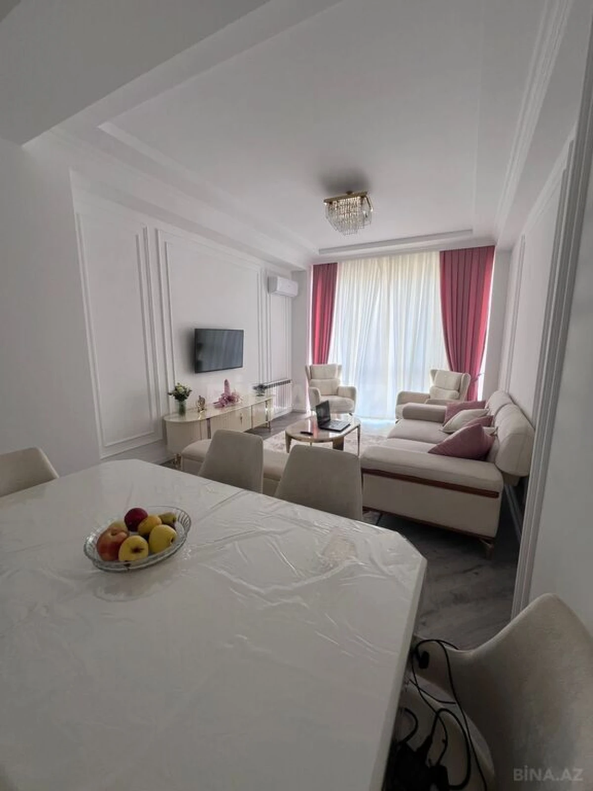 Kirayə verilir 2 otaqlı mənzil 85 m²