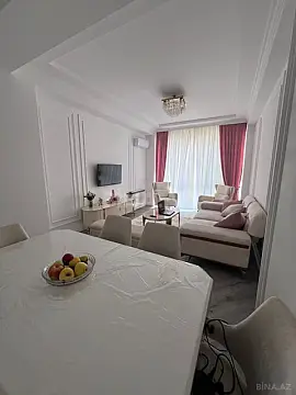 Kirayə verilir 2 otaqlı mənzil 85 m²