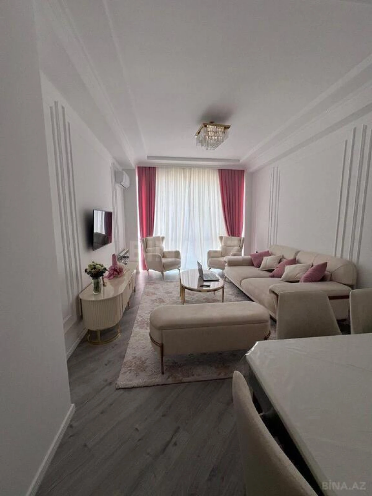 Kirayə verilir 2 otaqlı mənzil 85 m²
