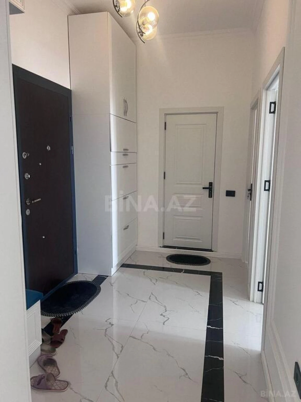 Kirayə verilir 2 otaqlı mənzil 85 m²
